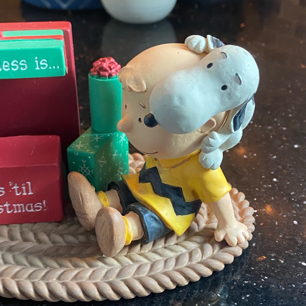 Snoopy Peanuts Charlie Brown Hallmark Christmas
Countdown 2012 - Picture 3 of 9